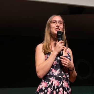 Lena Dooms
